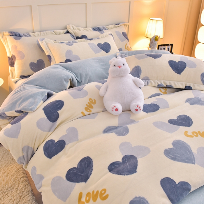 91家纺网 家纺一手货源 找家纺 简一 2024新款牛奶绒四件套 怦然心动