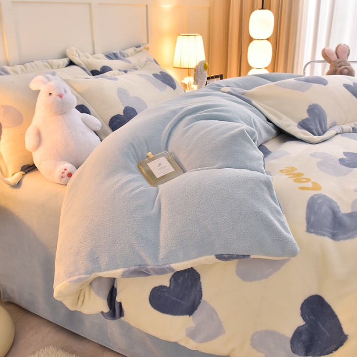 91家纺网 家纺一手货源 找家纺 简一 2024新款牛奶绒四件套 怦然心动