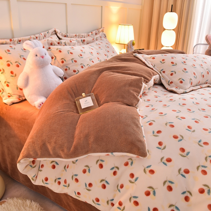 91家纺网 家纺一手货源 找家纺 简一 2024新款牛奶绒四件套 硕果累累