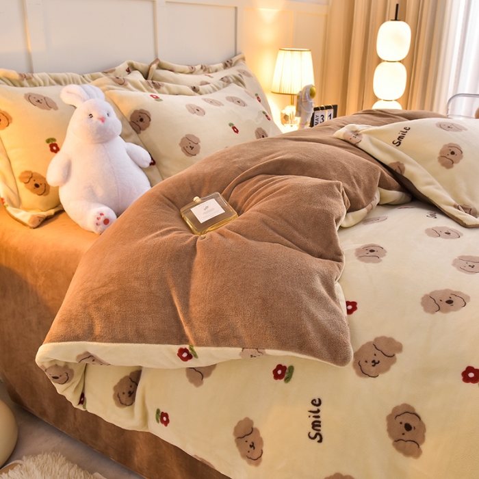 91家纺网 家纺一手货源 找家纺 简一 2024新款牛奶绒四件套 小泰迪