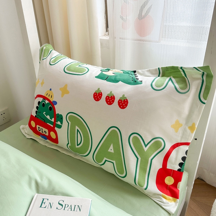 91家纺网 家纺一手货源 找家纺 金鑫汇 2023新款全棉宿舍印花三件套 小鳄鱼日记