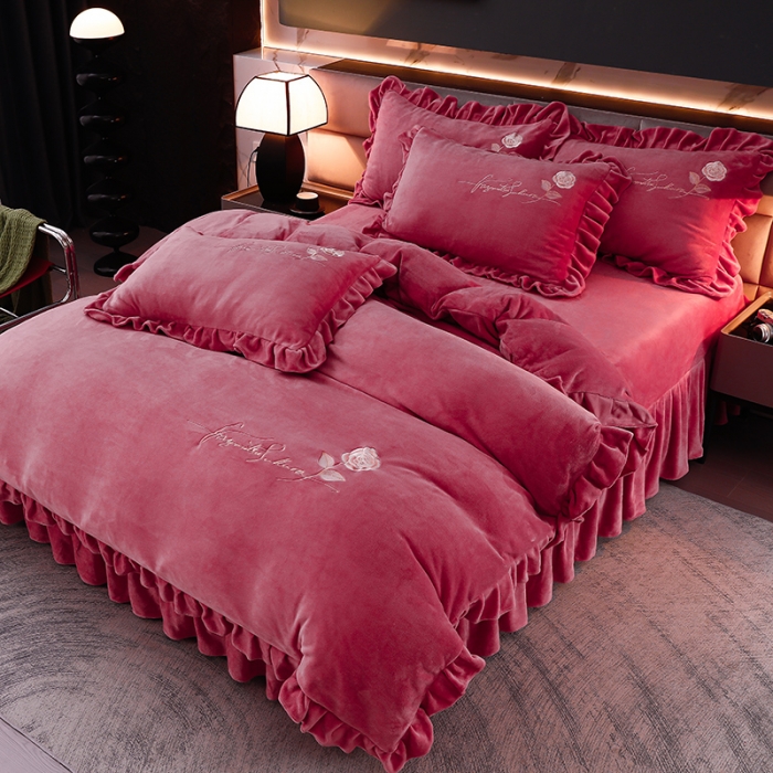 91家纺网 家纺一手货源 找家纺 （总）绣女坊 2024新款韩版花边绣花牛奶绒四件套