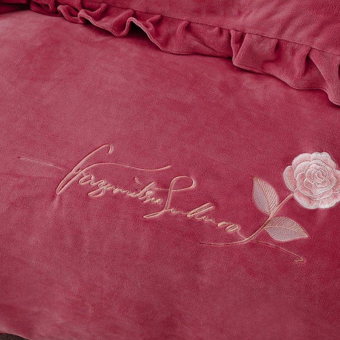 91家纺网 家纺一手货源 找家纺 绣女坊 2024新款韩版花边绣花牛奶绒四件套 豆沙色