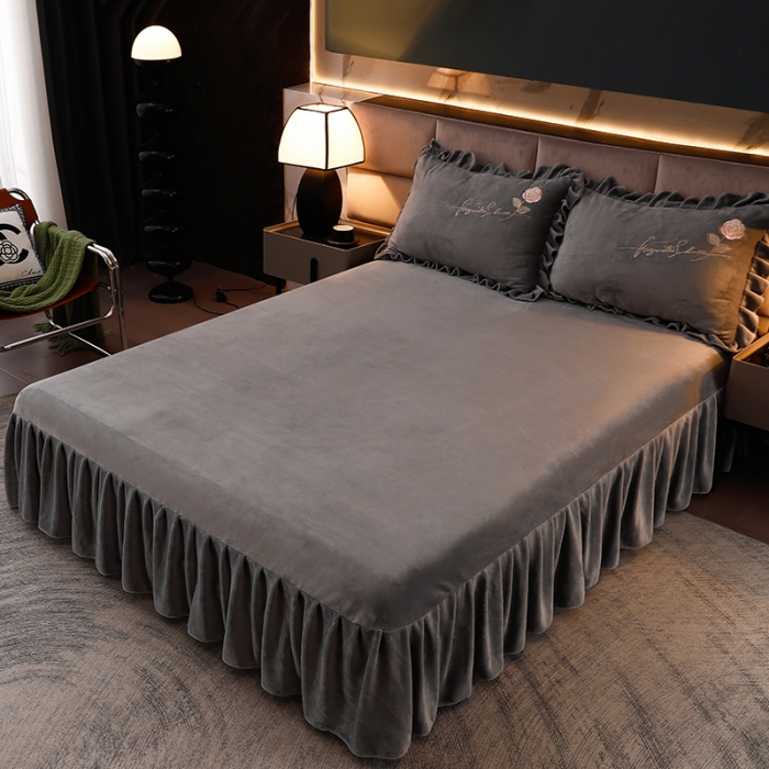 91家纺网 家纺一手货源 找家纺 绣女坊 2024新款韩版花边绣花牛奶绒四件套 灰色