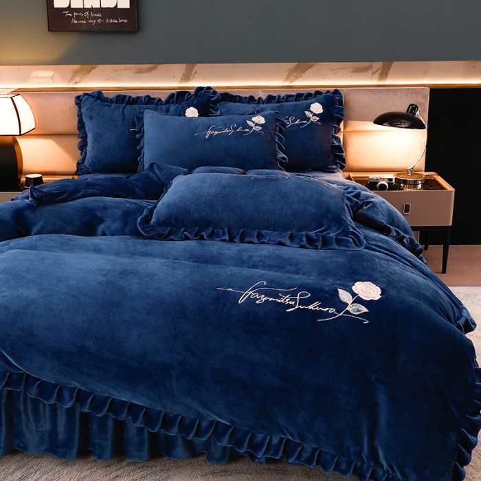 91家纺网 家纺一手货源 找家纺 绣女坊 2024新款韩版花边绣花牛奶绒四件套 蓝色