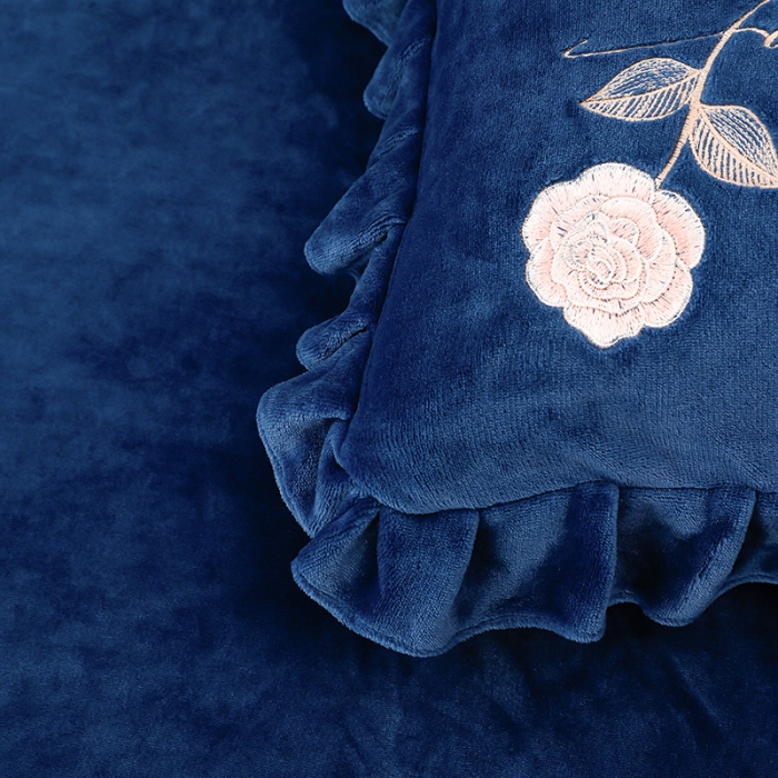 91家纺网 家纺一手货源 找家纺 绣女坊 2024新款韩版花边绣花牛奶绒四件套 蓝色