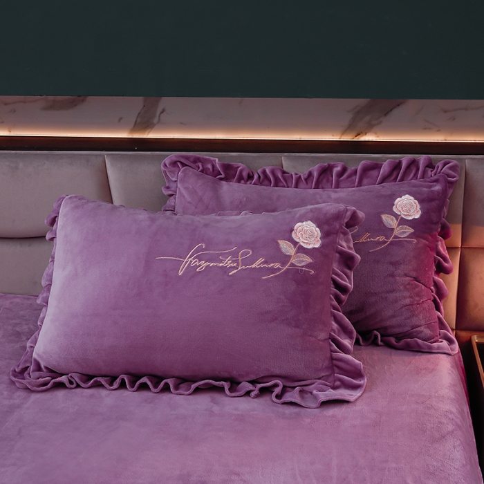 91家纺网 家纺一手货源 找家纺 绣女坊 2024新款韩版花边绣花牛奶绒四件套 浪漫紫