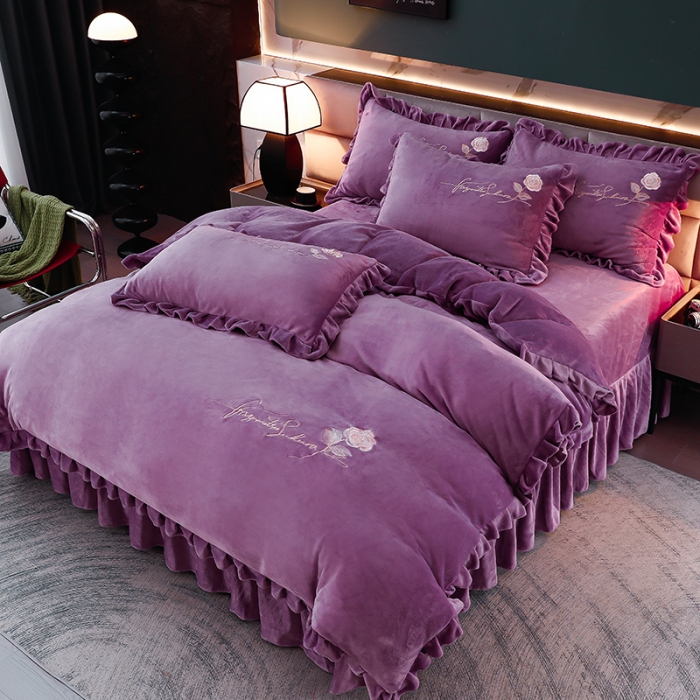 91家纺网 家纺一手货源 找家纺 绣女坊 2024新款韩版花边绣花牛奶绒四件套 浪漫紫