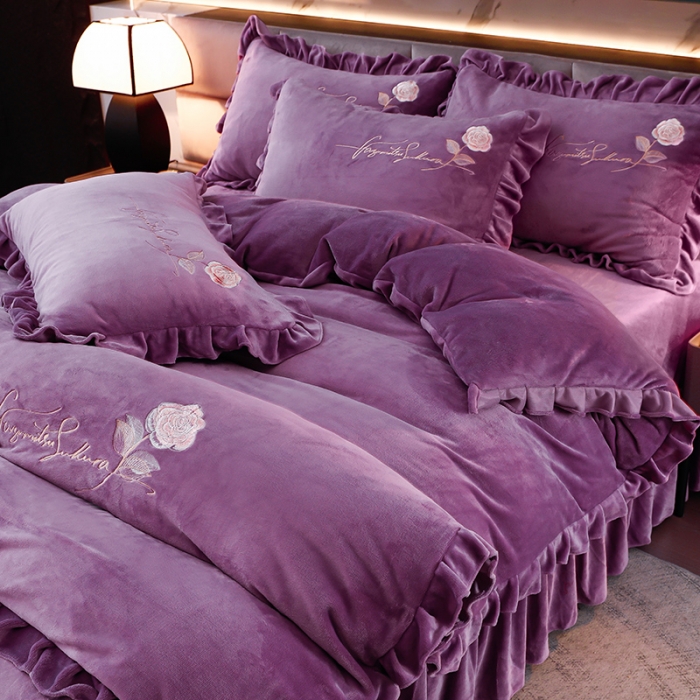 91家纺网 家纺一手货源 找家纺 绣女坊 2024新款韩版花边绣花牛奶绒四件套 浪漫紫