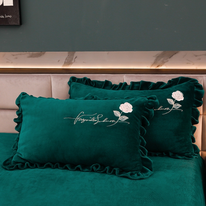 91家纺网 家纺一手货源 找家纺 绣女坊 2024新款韩版花边绣花牛奶绒四件套 绿色