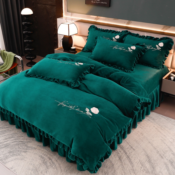 91家纺网 家纺一手货源 找家纺 绣女坊 2024新款韩版花边绣花牛奶绒四件套 绿色