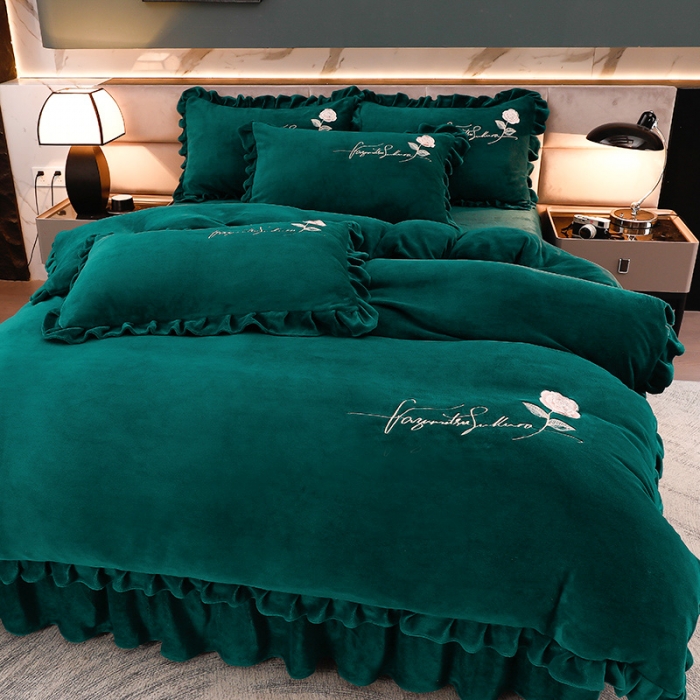 91家纺网 家纺一手货源 找家纺 绣女坊 2024新款韩版花边绣花牛奶绒四件套 绿色