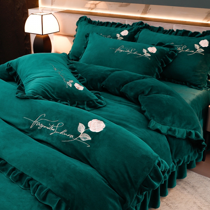 91家纺网 家纺一手货源 找家纺 绣女坊 2024新款韩版花边绣花牛奶绒四件套 绿色