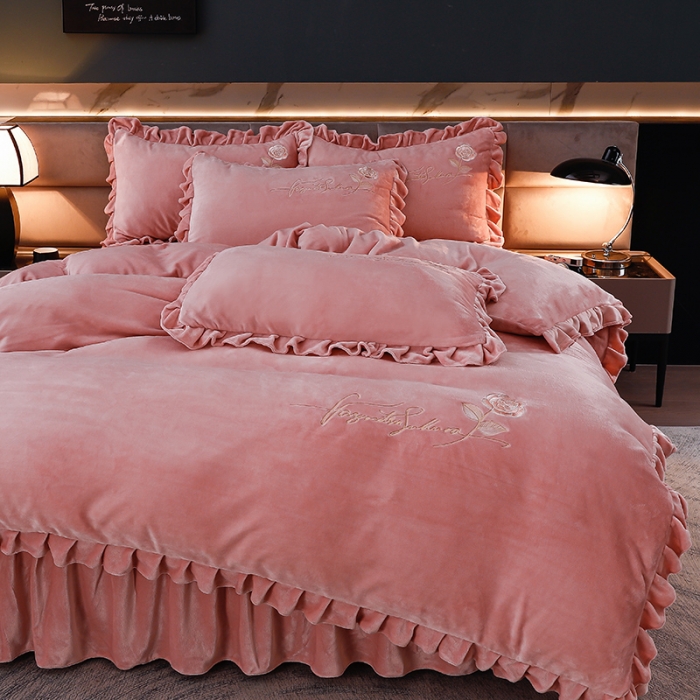 91家纺网 家纺一手货源 找家纺 绣女坊 2024新款韩版花边绣花牛奶绒四件套 玉色