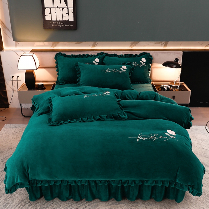 91家纺网 家纺一手货源 找家纺 绣女坊 2024新款韩版花边绣花牛奶绒四件套 绿色