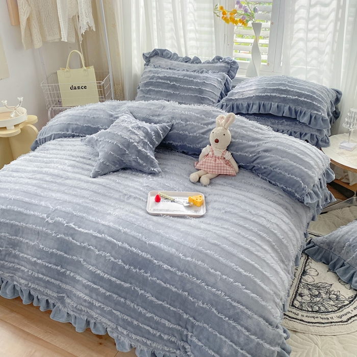 91家纺网 家纺一手货源 找家纺 绒世界 2024新款高端牛奶绒提花四件套 摩登灰