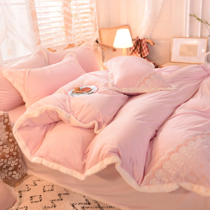 91家纺网 家纺一手货源 找家纺 绒世界 2024新款韩版公主牛奶绒四件套 浅粉