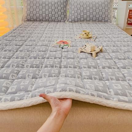 91家纺网 家纺一手货源 找家纺 （总）米帛 2023新款牛奶绒烂花软垫