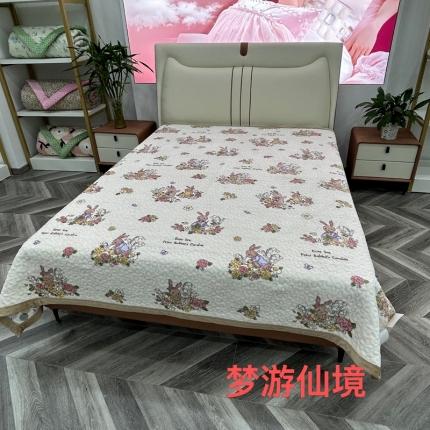 91家纺网 家纺一手货源 找家纺 （总）家维新款牛奶绒夹棉绗缝直角床盖