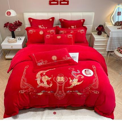 91家纺网 家纺一手货源 找家纺 玉雅 2025高克重牛奶绒刺绣婚庆四件套大红套件 牛奶绒婚庆-龙凤双喜