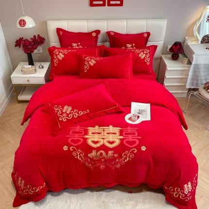 91家纺网 家纺一手货源 找家纺 玉雅 2025高克重牛奶绒刺绣婚庆四件套大红套件 牛奶绒婚庆-如意双喜