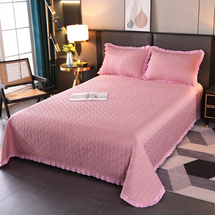 91家纺网 家纺一手货源 找家纺 佳梦家纺 2023新款柔丝缎四季床盖 粉色