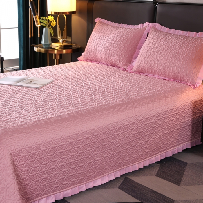 91家纺网 家纺一手货源 找家纺 佳梦家纺 2023新款柔丝缎四季床盖 粉色