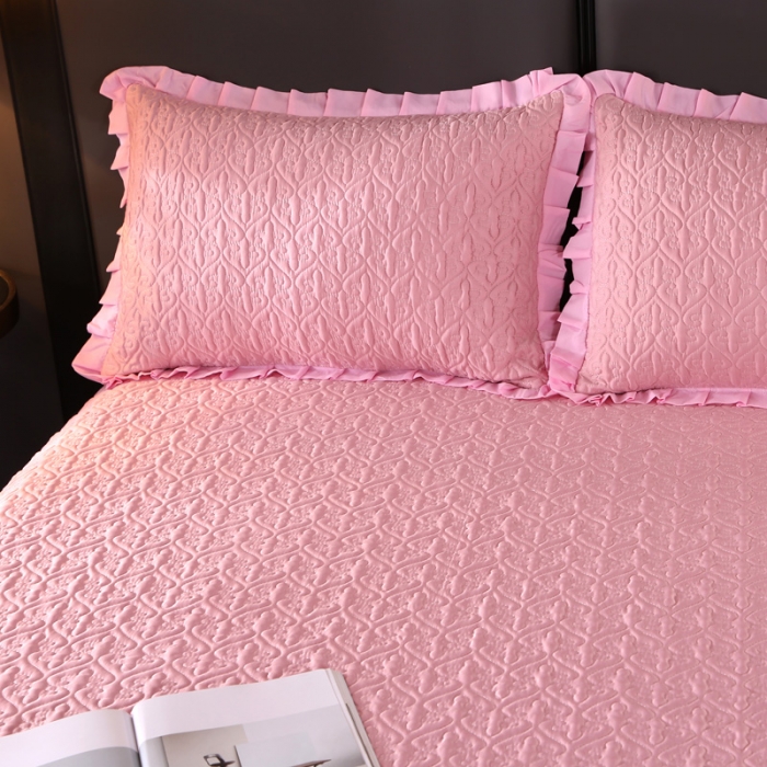 91家纺网 家纺一手货源 找家纺 佳梦家纺 2023新款柔丝缎四季床盖 粉色