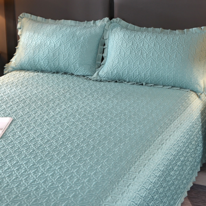 91家纺网 家纺一手货源 找家纺 佳梦家纺 2023新款柔丝缎四季床盖 翠绿