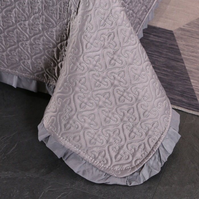91家纺网 家纺一手货源 找家纺 佳梦家纺 2023新款柔丝缎四季床盖 深灰