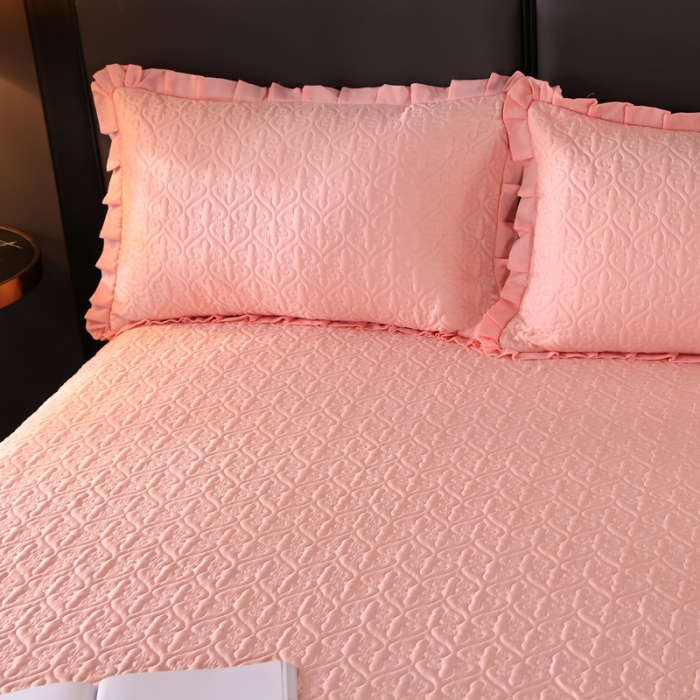 91家纺网 家纺一手货源 找家纺 佳梦家纺 2023新款柔丝缎四季床盖 玉色