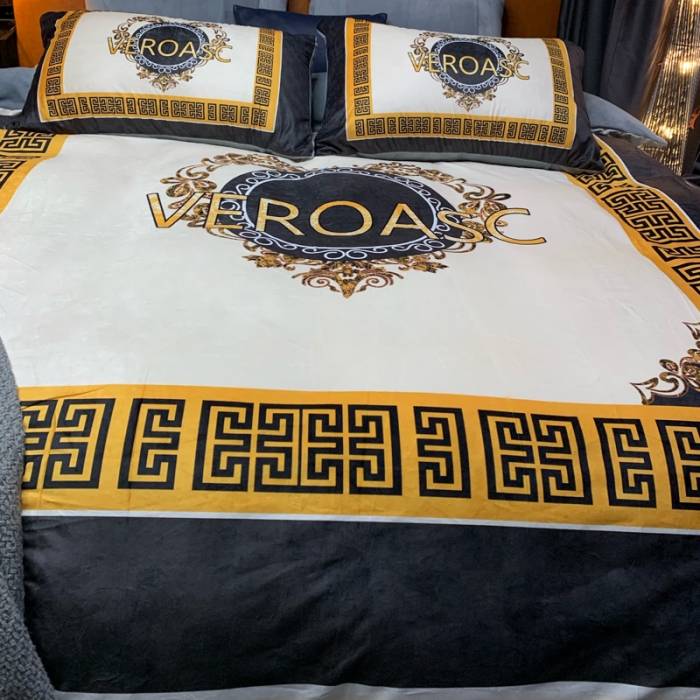 91家纺网 家纺一手货源 找家纺 花沐家居 2023新款活性数码印花牛奶绒四件套-场景1 黑白金范