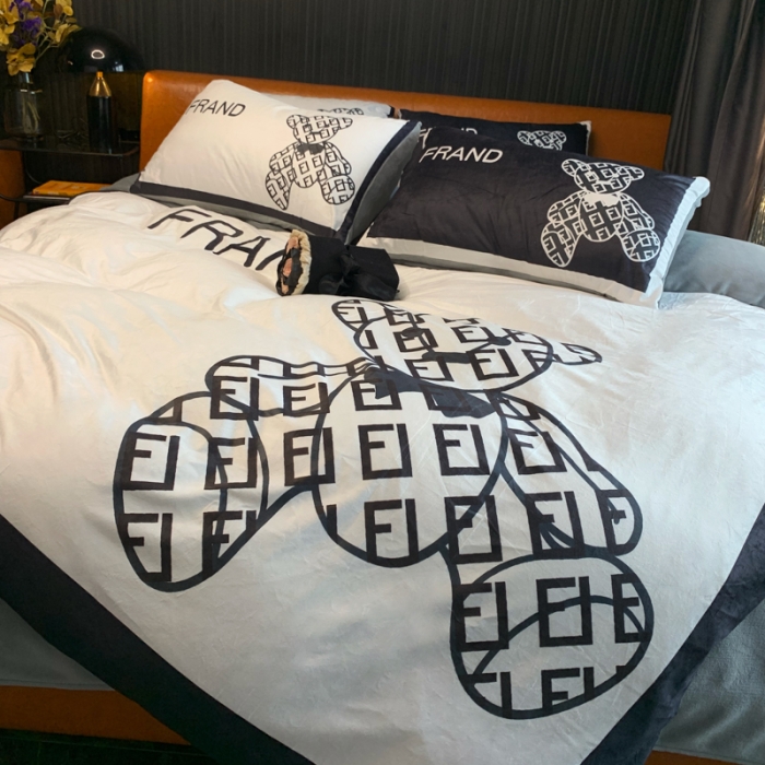 91家纺网 家纺一手货源 找家纺 花沐家居 2023新款活性数码印花牛奶绒四件套-场景1 黑白熊