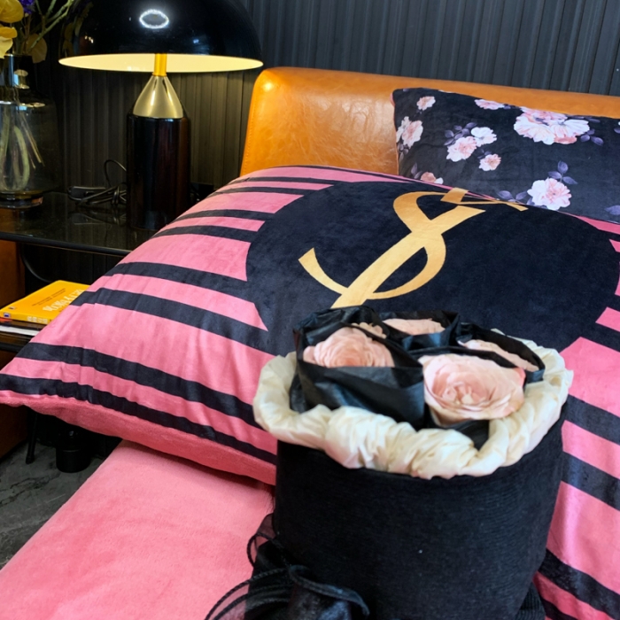 91家纺网 家纺一手货源 找家纺 花沐家居 2023新款活性数码印花牛奶绒四件套-场景1 条纹