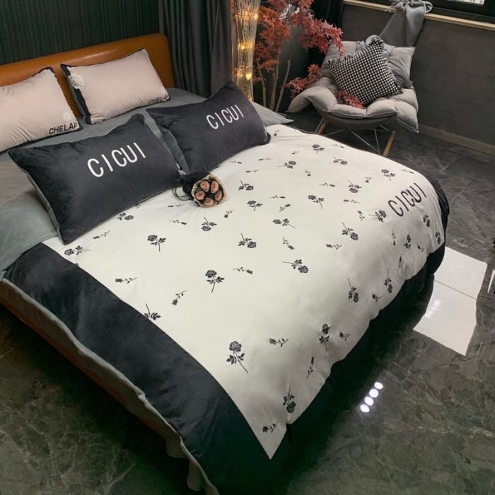 91家纺网 家纺一手货源 找家纺 花沐家居 2023新款活性数码印花牛奶绒四件套-场景1 小古黑花