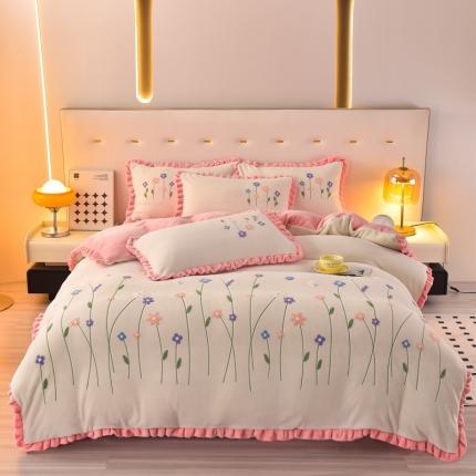 91家纺网 家纺一手货源 找家纺 喜梦缘家纺 2025新款牛奶绒绣花四件套 繁花似锦-奶白+粉