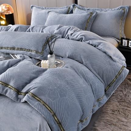 91家纺网 家纺一手货源 找家纺 妮恒美 2023新款牛奶绒雕花压线款四件套 流年-石英灰