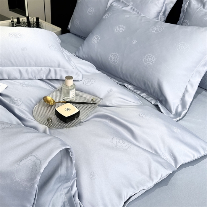 91家纺网 家纺一手货源 找家纺 宅家居 2023新款轻奢高精密贡缎提花臻品真丝四件套 山茶花-淡蓝