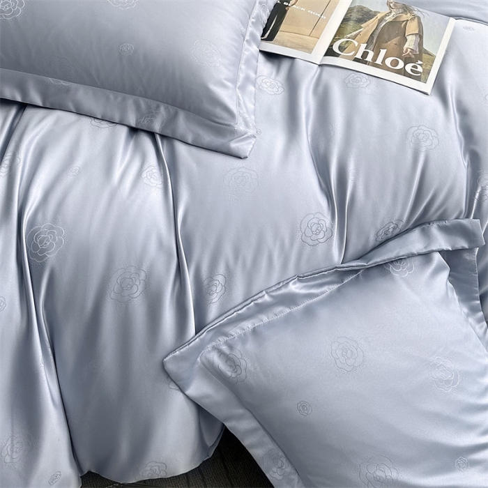 91家纺网 家纺一手货源 找家纺 宅家居 2023新款轻奢高精密贡缎提花臻品真丝四件套 山茶花-淡蓝