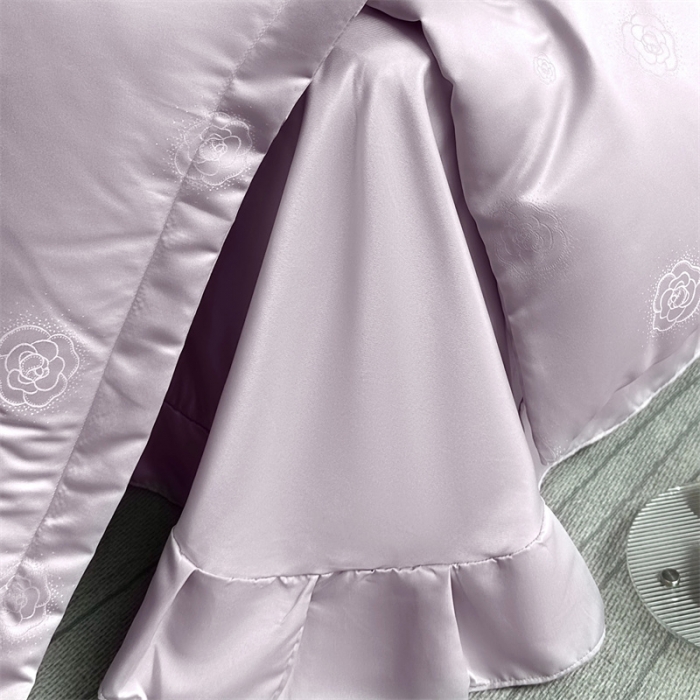 91家纺网 家纺一手货源 找家纺 宅家居 2023新款轻奢高精密贡缎提花臻品真丝四件套 山茶花-浅紫