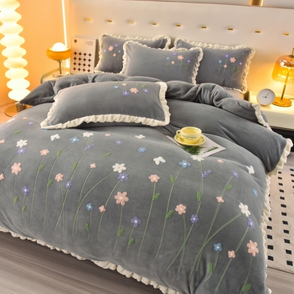 91家纺网 家纺一手货源 找家纺 （总）喜梦缘 2025加厚韩版花卉牛奶绒刺绣花四件套婴儿兔毛绒繁花似锦