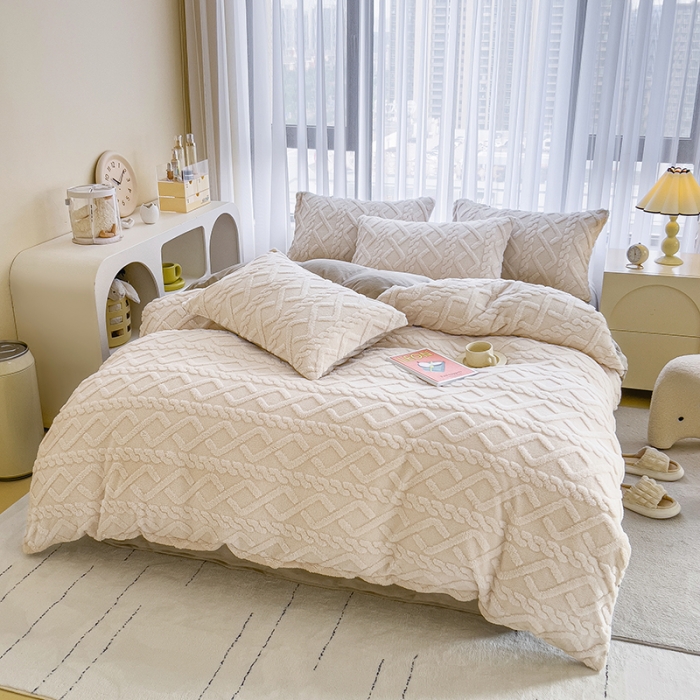 91家纺网 家纺一手货源 找家纺 绒世界 2024秋冬新款加厚塔芙绒简约款牛奶绒四件套 奶白灰