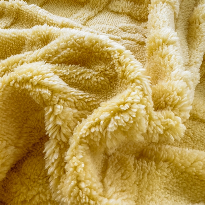 91家纺网 家纺一手货源 找家纺 绒世界 2024秋冬新款加厚塔芙绒简约款牛奶绒四件套 暖黄