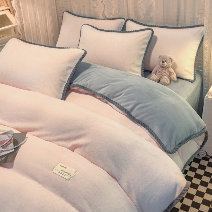 91家纺网 家纺一手货源 找家纺 绒世界 2024新款加厚牛奶绒纯色优雅四件套 优雅-粉灰