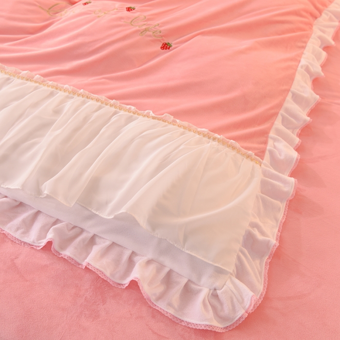 91家纺网 家纺一手货源 找家纺 绒世界 2024新款公主风倾城牛奶绒四件套 倾城-粉色