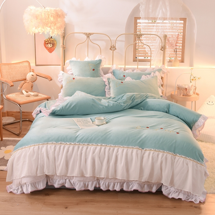 91家纺网 家纺一手货源 找家纺 绒世界 2024新款公主风倾城牛奶绒四件套 倾城-慕蓝