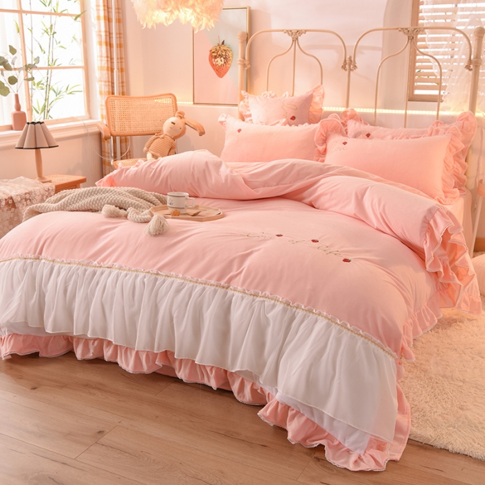 91家纺网 家纺一手货源 找家纺 绒世界 2024新款公主风倾城牛奶绒四件套 倾城-玉色