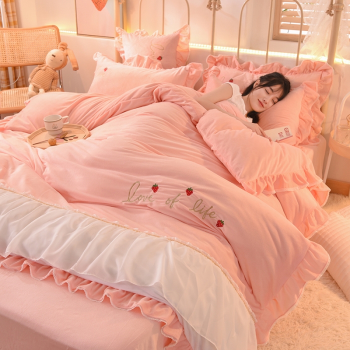 91家纺网 家纺一手货源 找家纺 绒世界 2024新款公主风倾城牛奶绒四件套 倾城-玉色