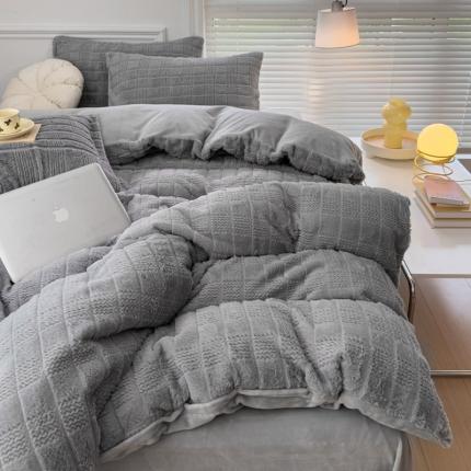 91家纺网 家纺一手货源 找家纺 绒世界 2024新款A版320克兔兔绒牛奶绒简约四件套 格子-灰