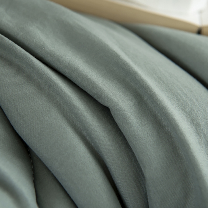 91家纺网 家纺一手货源 找家纺 畅销 2025款水洗棉立体冬被学生上下铺 大地绿